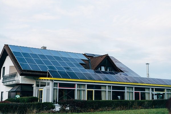Énergie renouvelable : solutions économiques et écologiques pour votre maison